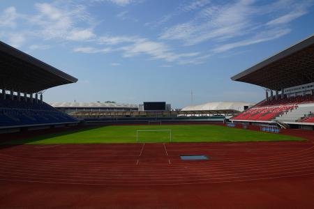 上饒市體育中心主體育場體育塑膠跑道、人工草皮、顯示屏、管桁架、膜結(jié)構(gòu)、體育座椅、鋁鎂錳輕鋼屋面等工程